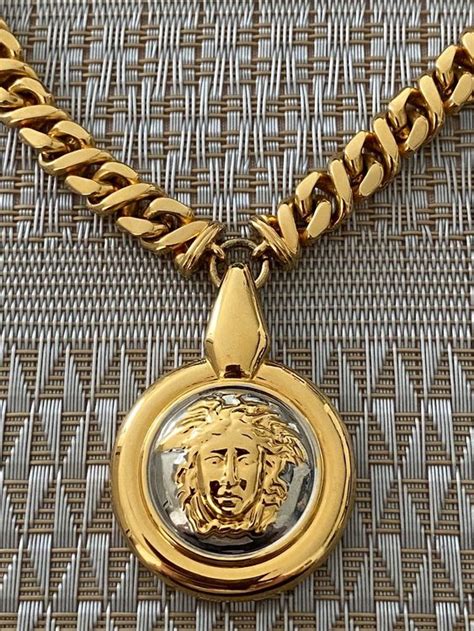 versace medusa kette fake|Versace made in italy.